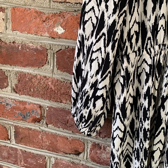 Gap Dress in Size L with black and cream print - Picture 5 of 9